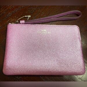 NWT Coach Crossgrain Metallic Lilac Corner Zip Wristlet